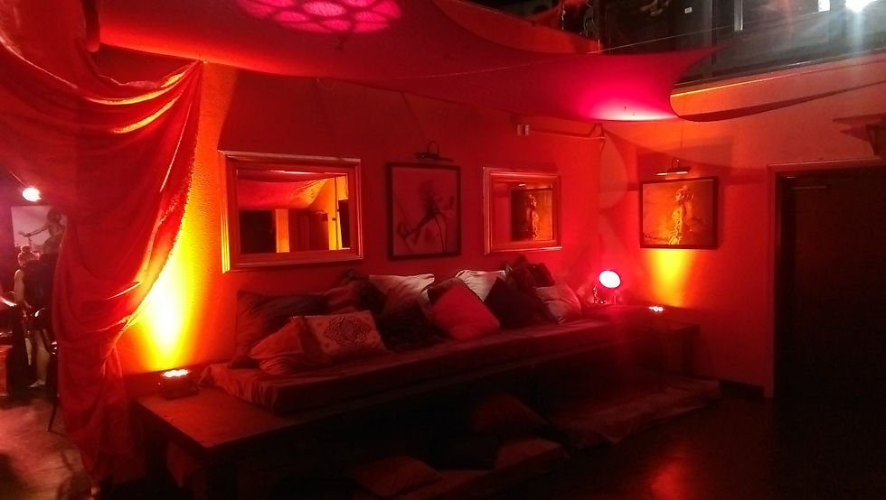 Fuzzy's Living Love Lounge