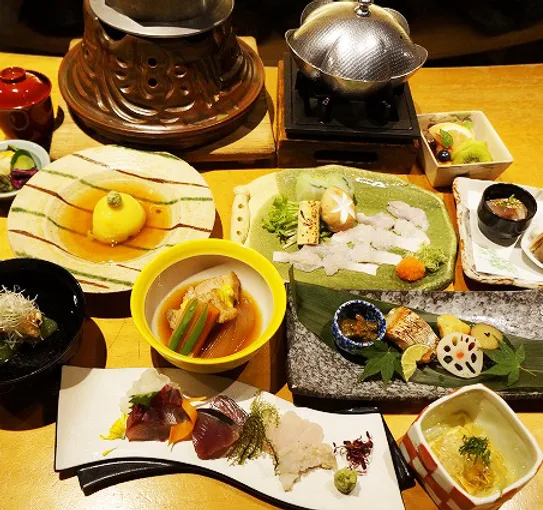 枚方で旬を楽しむなら 無名屋 粋月 楽 枚方で旬を楽しむなら 無名屋 粋月 楽
