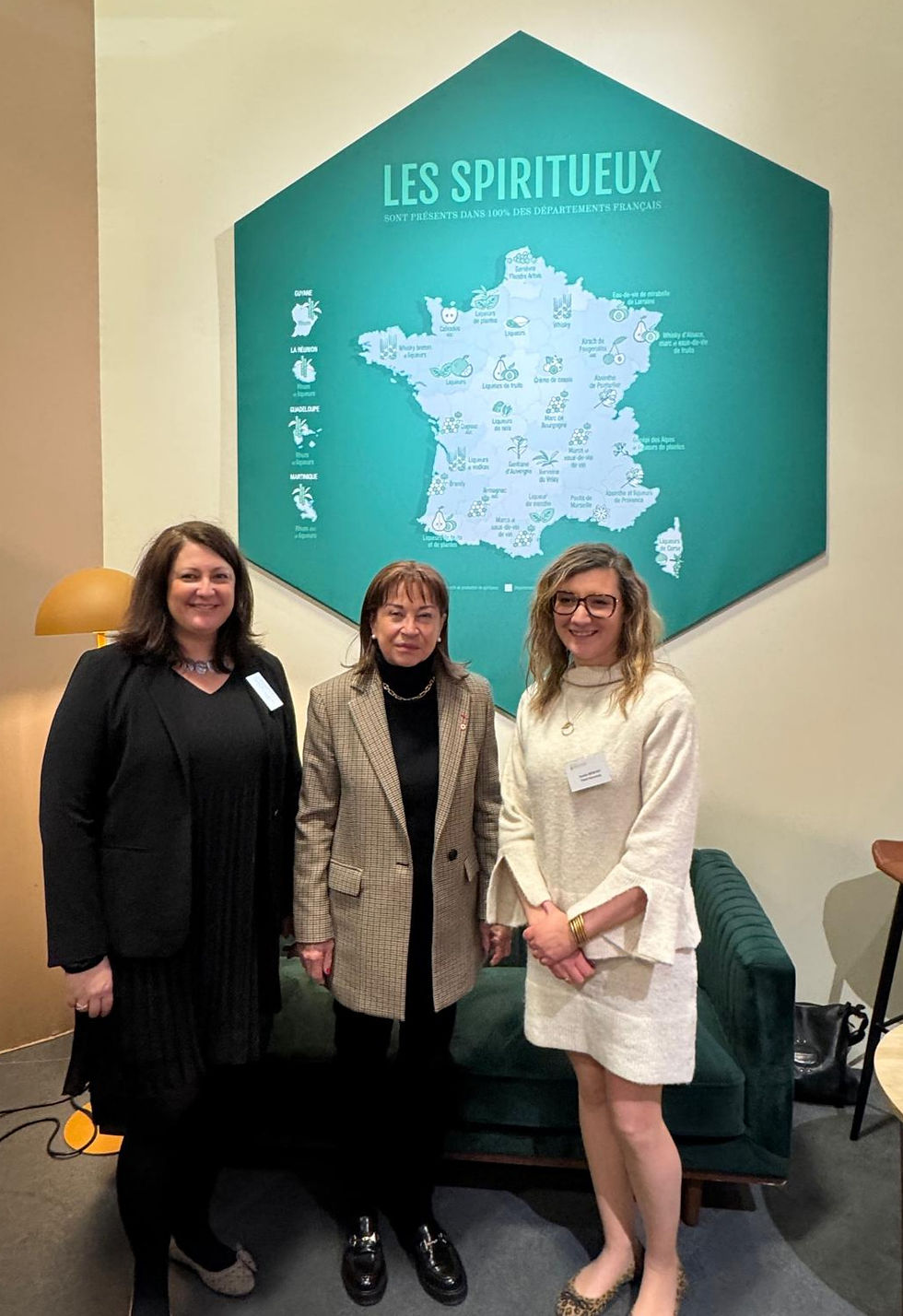 Avec Cecile Duprez-Naudy et Noélie Genevey, directrices des affaires publiques de Moët Hennessy.