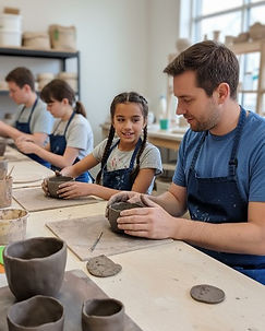 Cours de modelage enfant-parent chez ED Céramiste, artisan à Paris