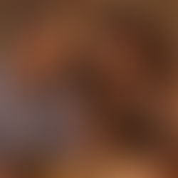 אישה בגיל המעבר בדייט מתמודדת עם גלי חום