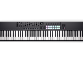 超定番MIDIキーボード、堂々の全ラインナップ完成。フルサイズ88鍵ラウンチキー登場