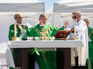 “Me siento reconocido”: católicos de Denver honran a los veteranos en el evento anual In God We Trust