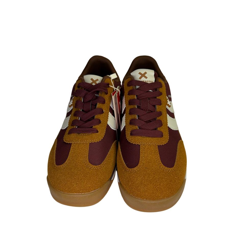 Miniatura: Deportiva Mujer XTI