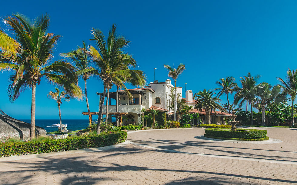 Hale ‘O Ka La and Casa Bellamar Featured in Swanky Retreats for The World Is Yours Luxury Travel Trend