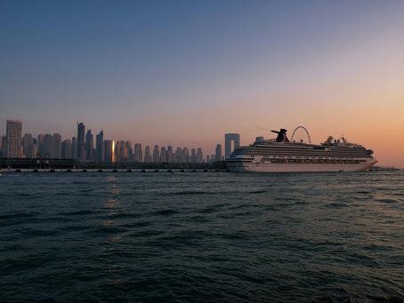 Luxury on the Waves: Why a Yacht Dinner Cruise in Dubai is the Ultimate Evening Experience