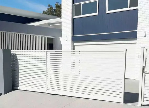 Telescopic Sliding Gate with Merlin Slide 600 motorised opener 