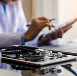 Zigomatik İmplant Fiyatları 2025