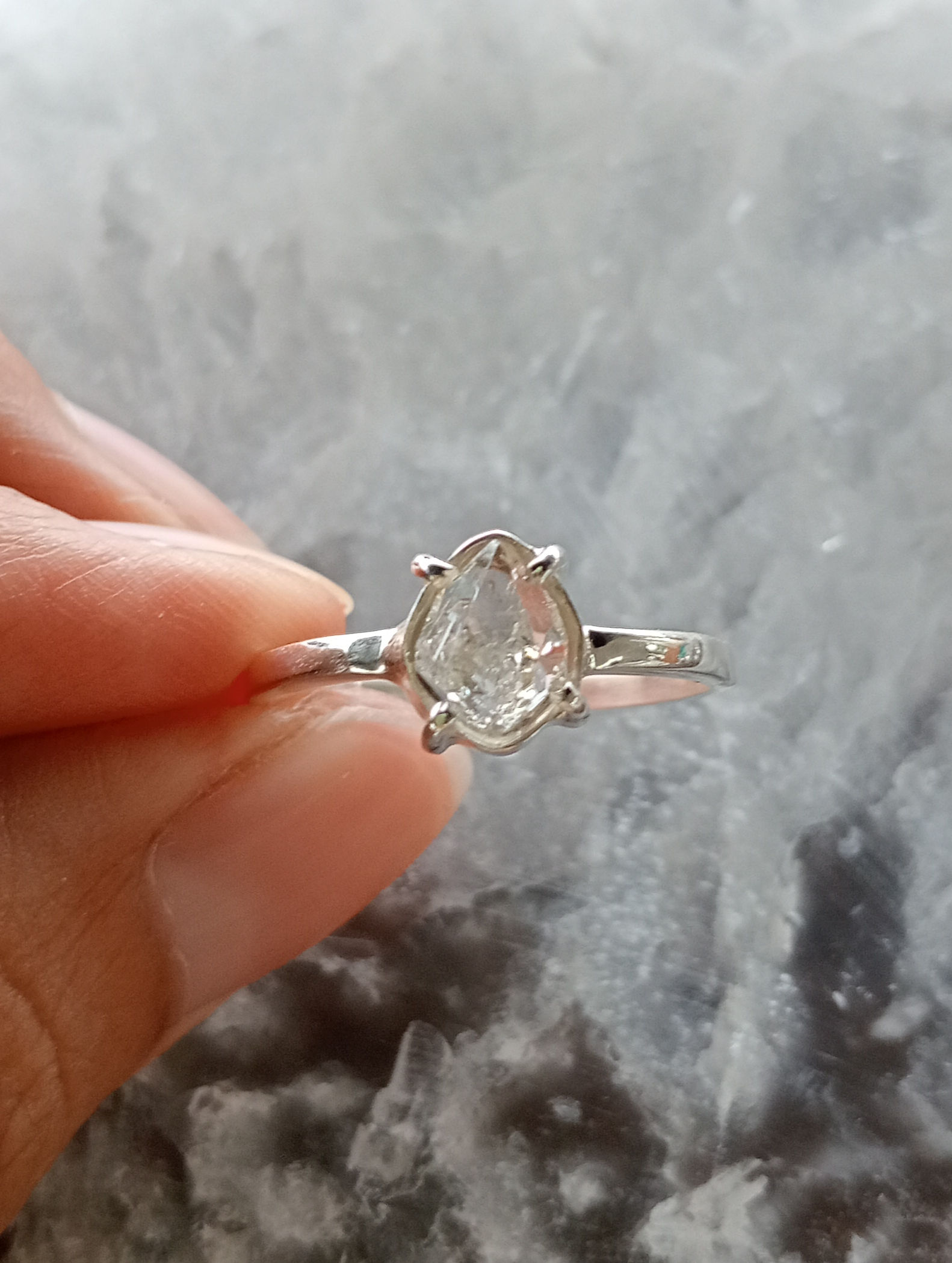 高品質アメリカ産ハーキマーダイヤモンドリング（15インチ）