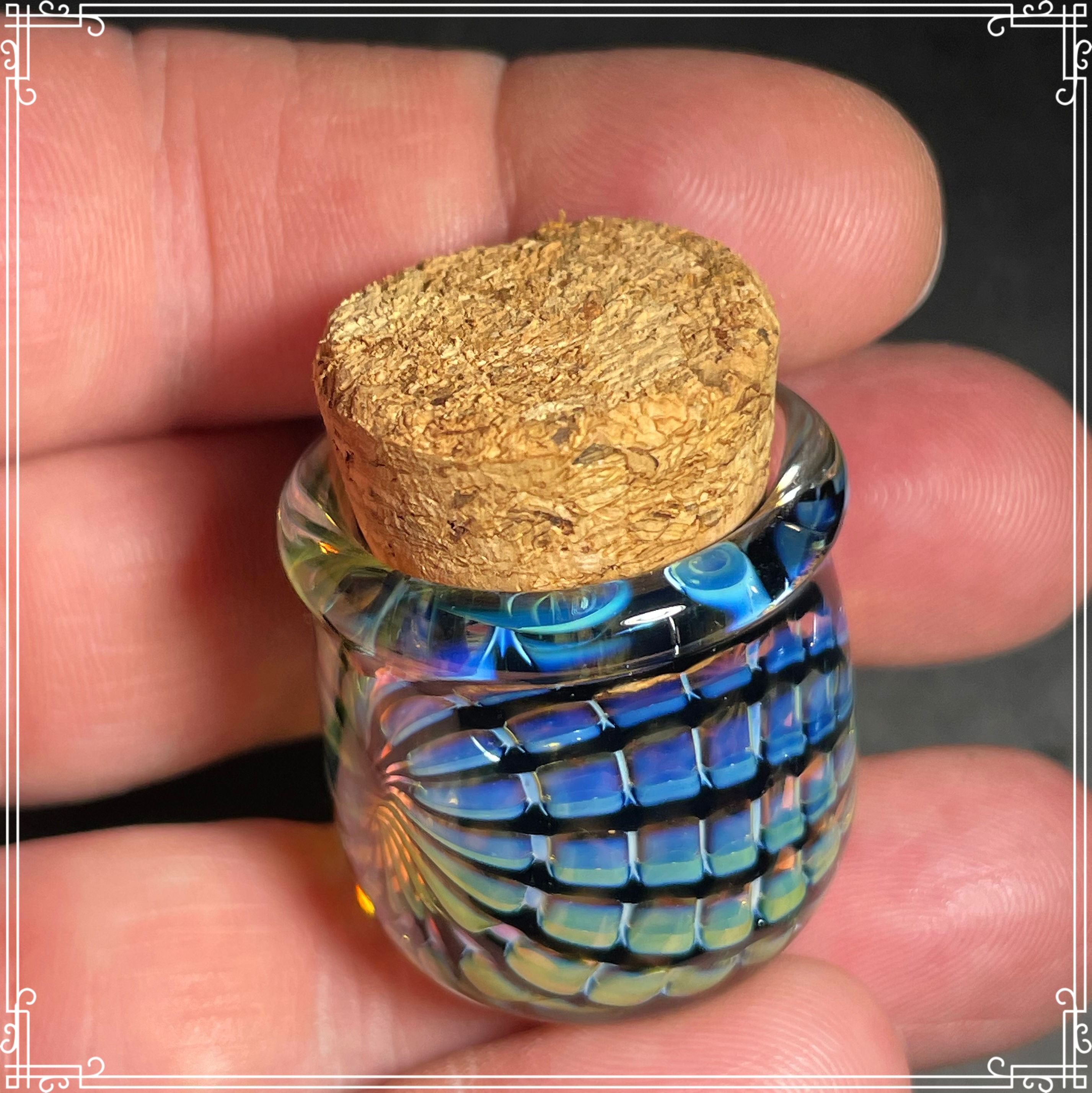 Mini cut n'flip jar