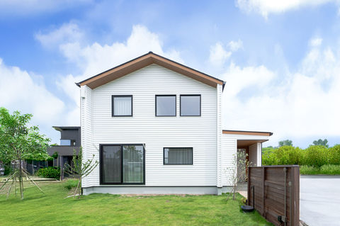 光と動線が暮らしを整える性能とデザインが両立した心地よい家