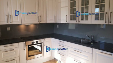 farget glass på mål