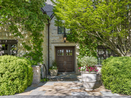Enchanting Cotswold Manor Home in Stevenson