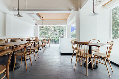Minimal-bread-cafe-decorating-with-white