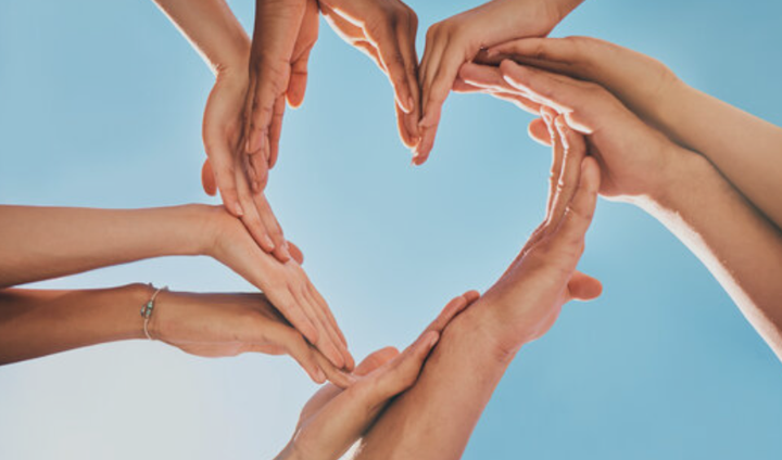 heart hands.png