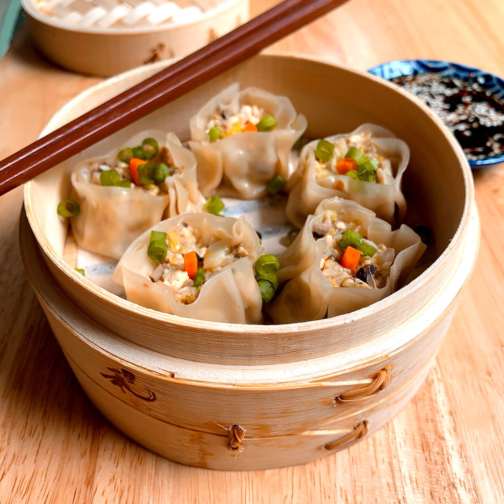 Chinese Cabbage, Shiitake & Tofu Siu Mai Dumplings & spicy dipping sauce (vegan)