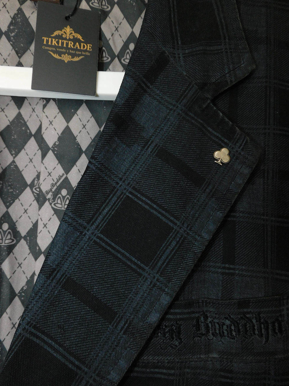 Miniatura: Sobrecamisa negra de cuadros