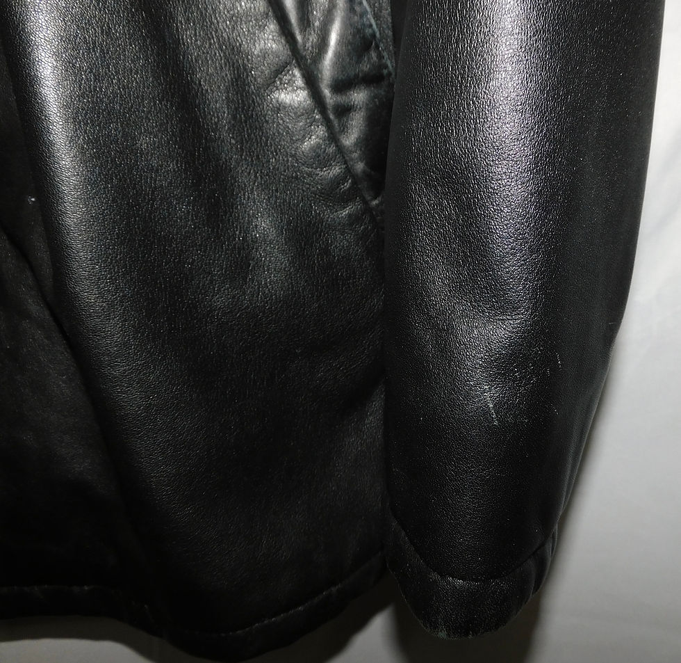 Miniatura: Abrigo de cuero negro