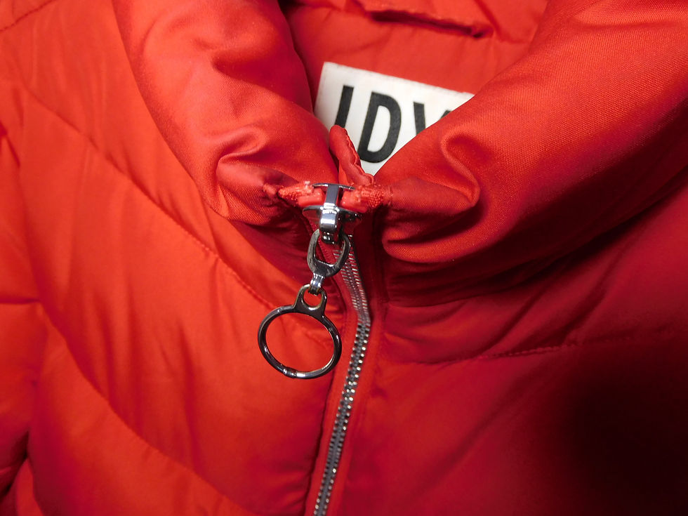 Miniatura: Abrigo acolchado rojo