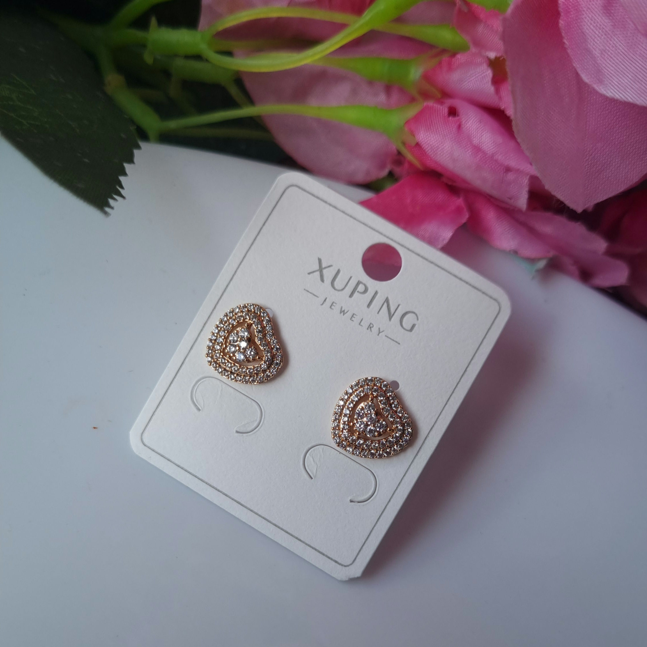 Stone studded heart stud xuping