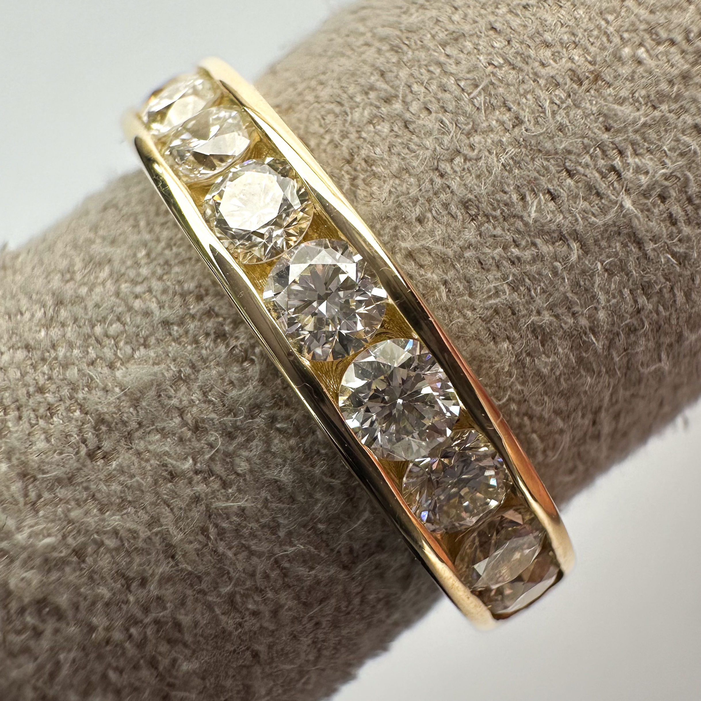 Diamond channel band