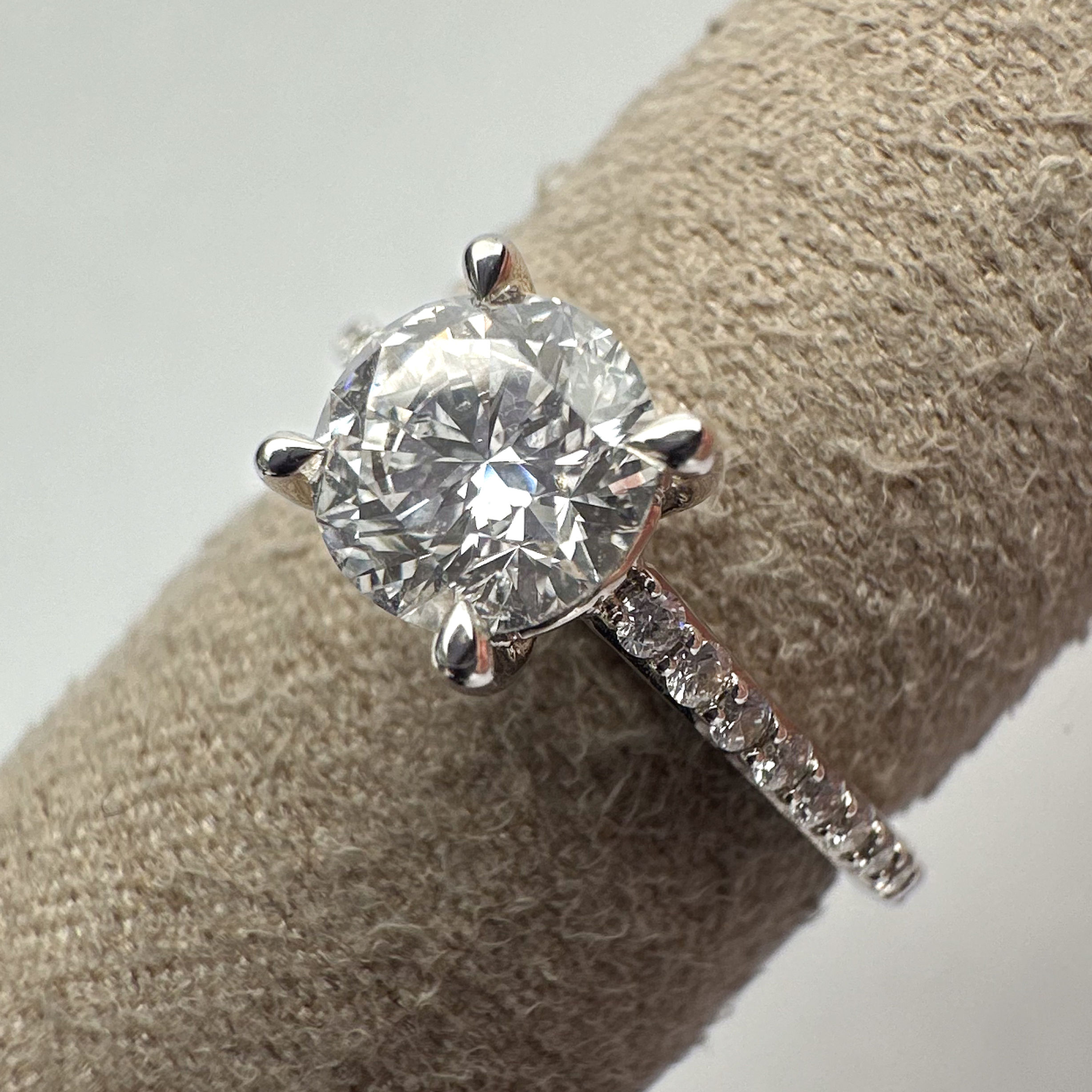 1.00ct lab diamond ring