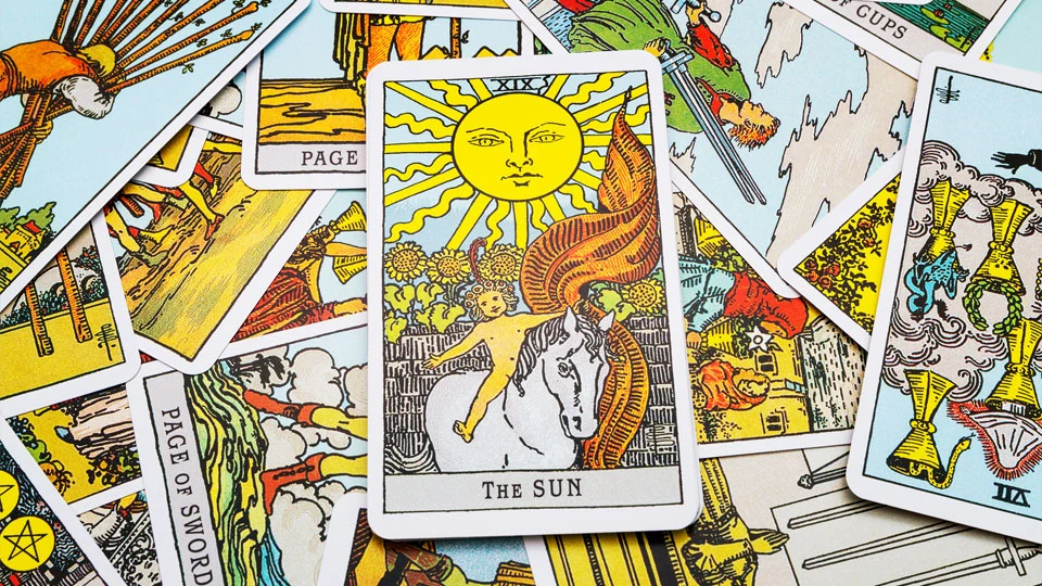 tarot-deck-feat.webp