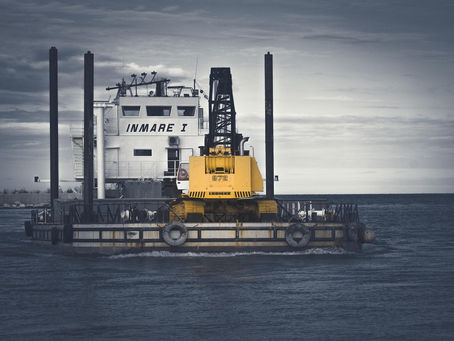 Oil rig symbolizing geopolitical energy supply risks.