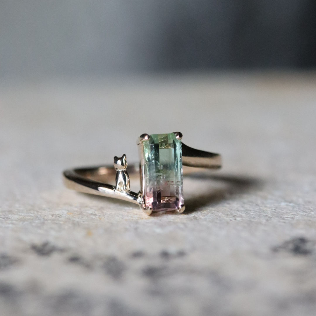 K10バイカラートルマリンと猫 ゴールドリング