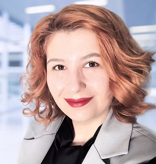 Raluca 2.avif