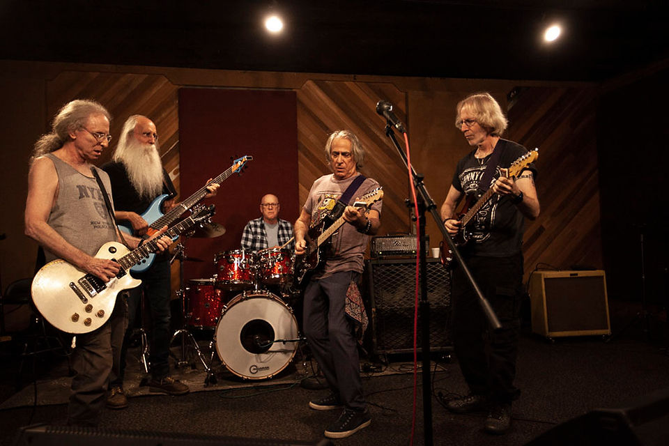 The Immediate Family Waddy Wachtel, Leland Sklar, Russ Kunkel, Danny Kortchmar, Steve Postell