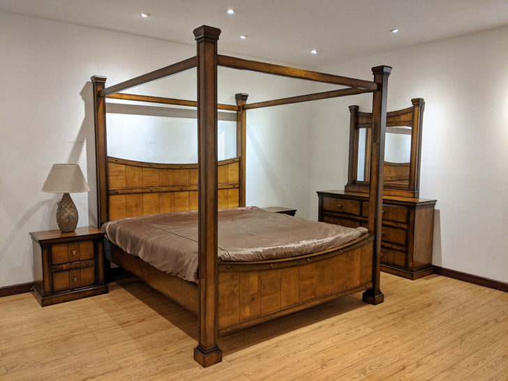 Alexandria 4 Poster - King Size (in An. Meroni Color)