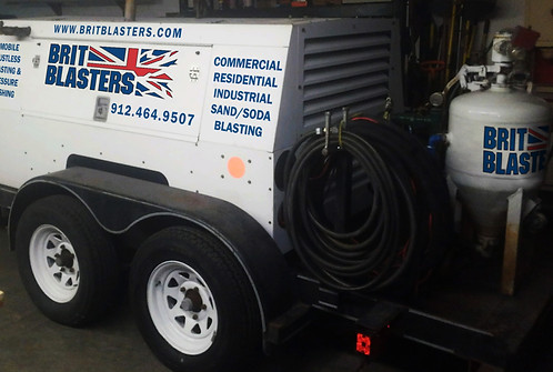 Mobile dustless blasting equipment