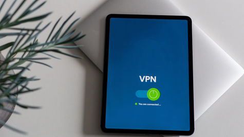 ¿Qué es y por qué debería tener una conexión VPN en mi empresa?