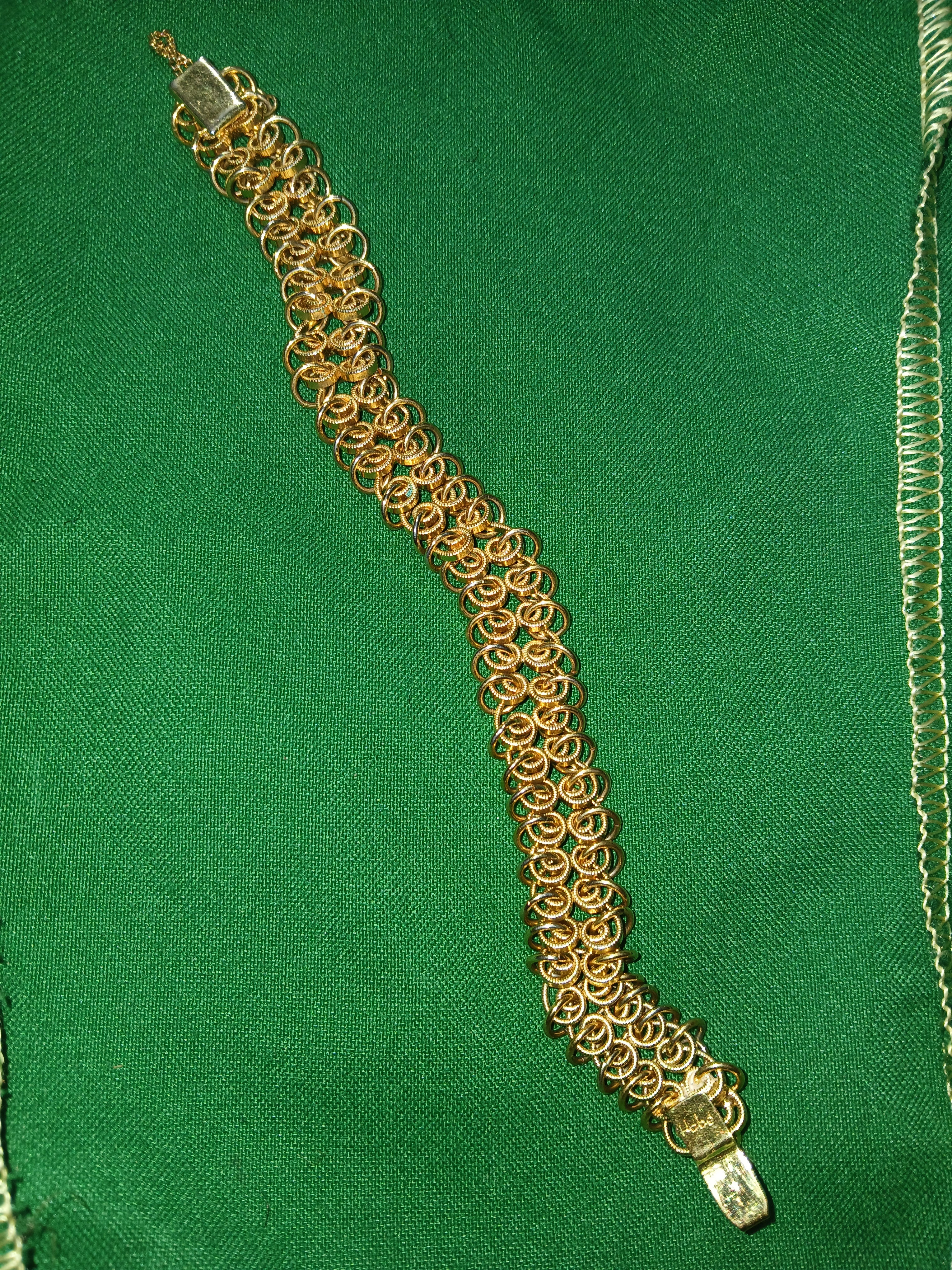 Hobe Bracelet (7 inch) Gold Toned