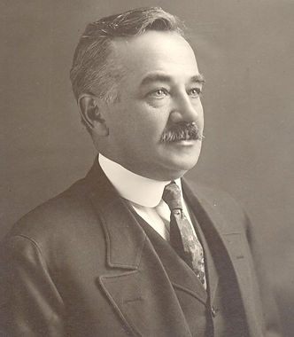 Milton_S._Hershey_c1905.jpg