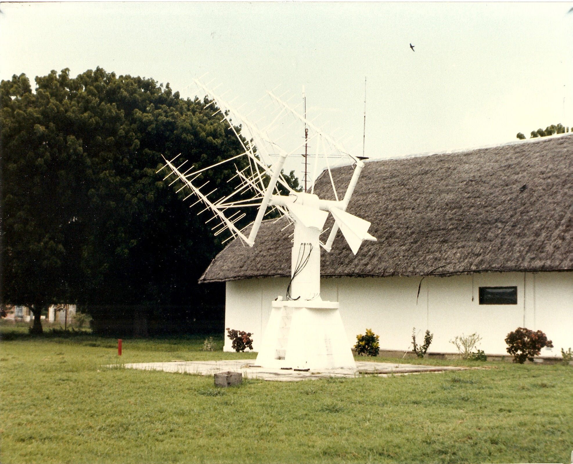 VHF Antenna System, Mobile Italian Tracking Station, San Marco Project, Base Camp.jpg