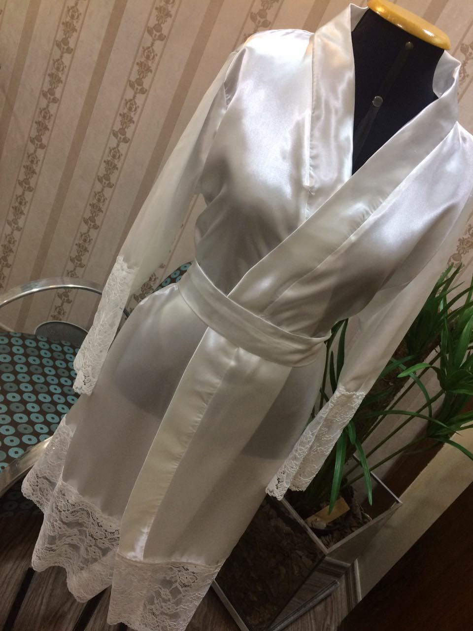 Miniatura: Robe Cetim Manga 7/8 Com Rendona Na Manga e Na Barra