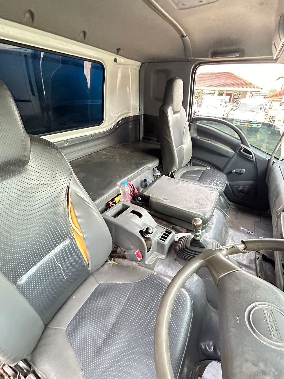 ภาพขนาดย่อ: ISUZU FXZ77QDF1H   (2012) PL24-6710019