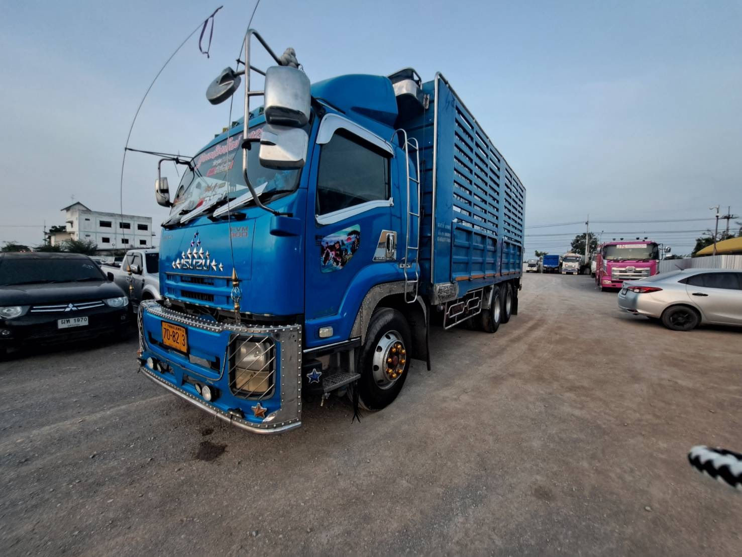 ISUZU 10 ล้อ กระบะมีข้างเสริม (2015) HO10-6611048