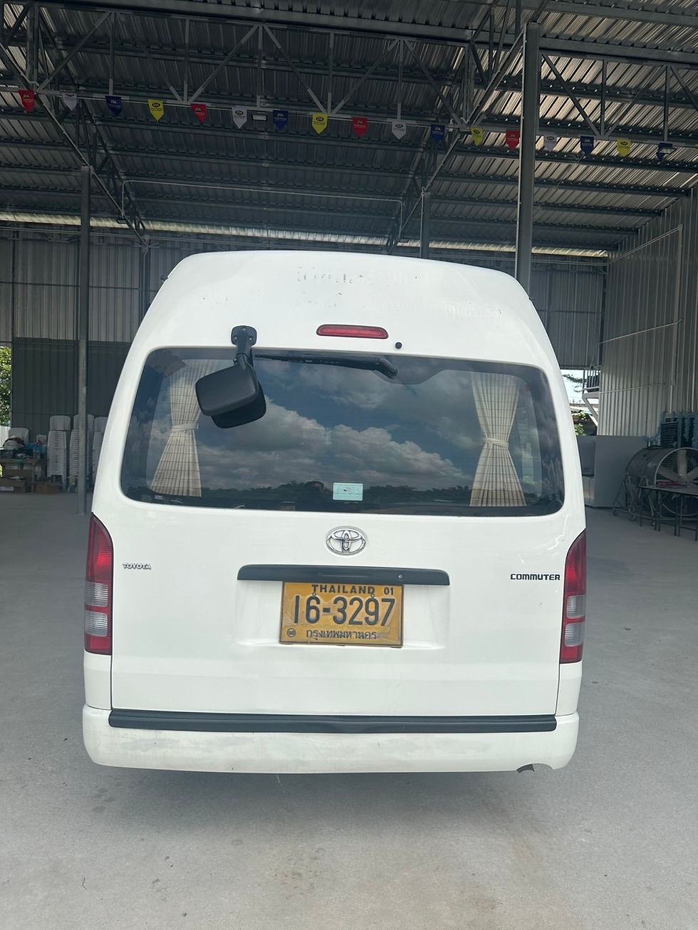 ภาพขนาดย่อ: TOYOTA HIACE COMMUTER 2.7 NGV (2019) HO10-6202296