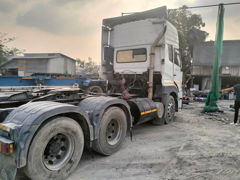 ภาพขนาดย่อ: UD TRUCKS 10 ล้อหัวลาก (2014) HO33-6310031