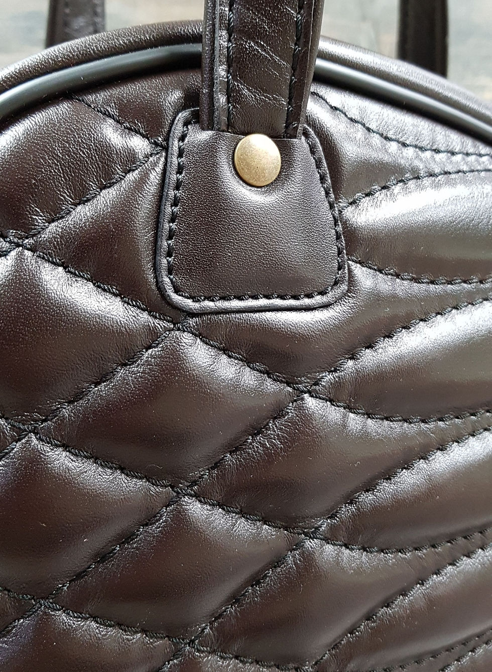 Miniature : Sac SkinAss cuir chocolat matelassé / chocolat  leathe