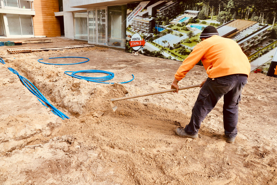 Jardines, este, punta del este, Uruguay, Maldonado, uy, profesionales, venta tierra, coloque césped, pasto, siembra, árboles, empresa jardinería, servicio jardinería, colocación de césped, especies, preparación jardines, jardines verticales, cercos vivos, mantenimiento,  Jardineros, Paisajismo, Sistema riego, colocación piscina, pileta, natatorio, alberca, deck, patio, plantas, flores, vegetación, ornamentación, canteros, arreglos florares, espacios verdes, podas, podar, vivero, reverdecer, quintal,  mano verde, manoverde, highgarden