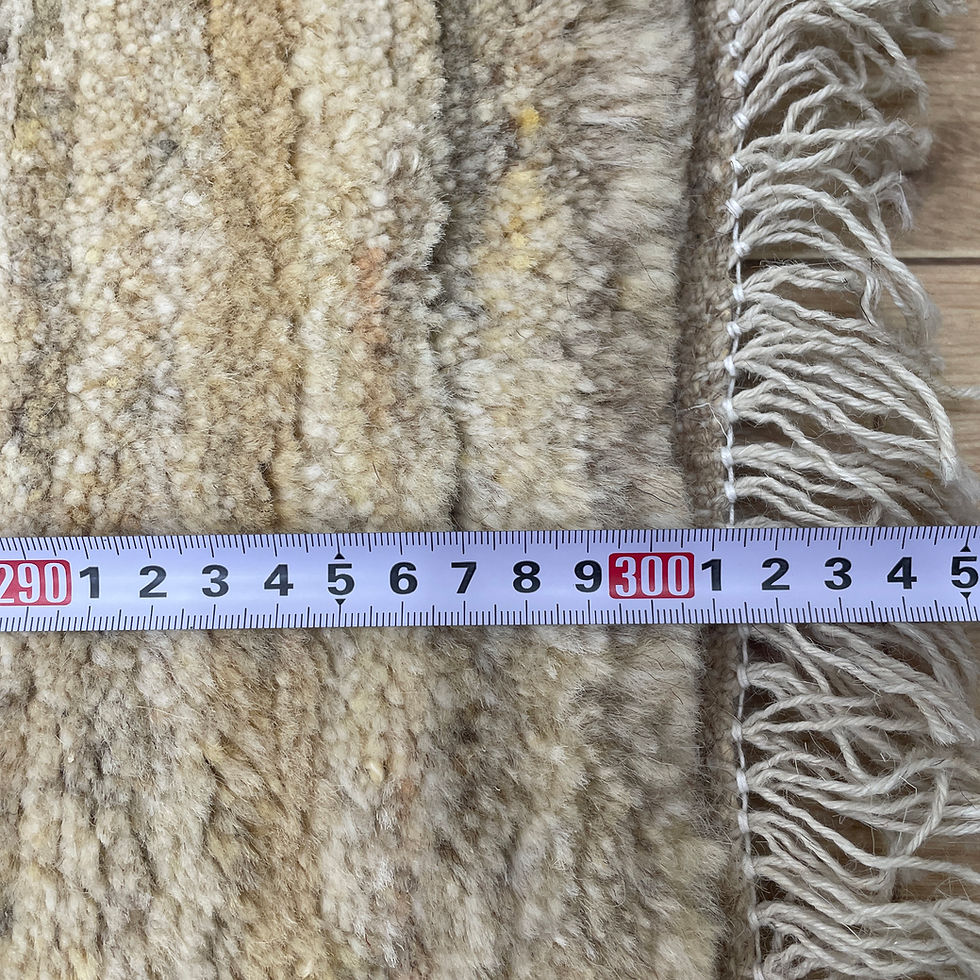 サムネイル： 手織りペルシャ絨毯　新品　ギャッベ　ロリバフ　302×205cm　リビングサイズ　ラグ、カーペット　Ni434/AD237