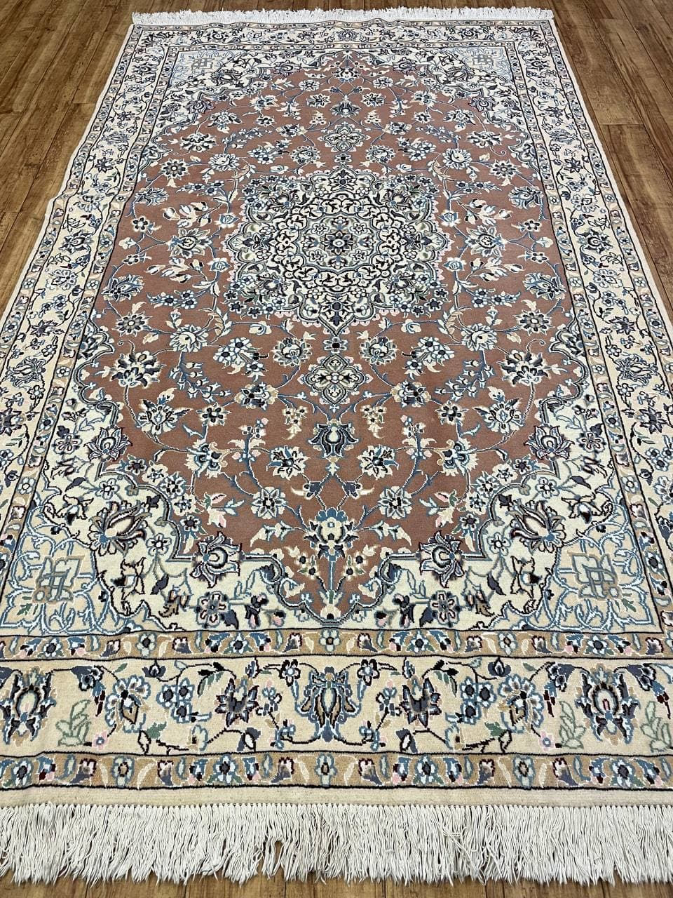 手織りペルシャ絨毯 新品 ナイン産 217 x 130cm Ni135/A841