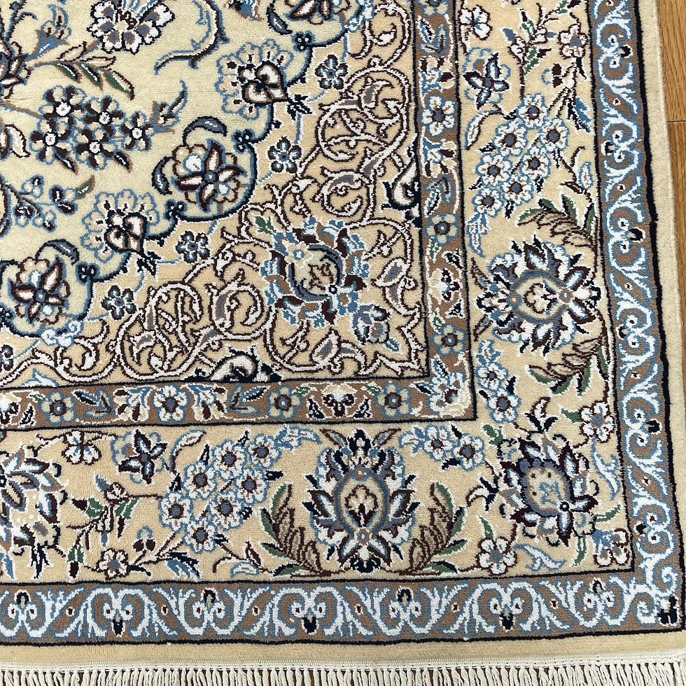 サムネイル： 手織りペルシャ絨毯　新品　ナイン産　工房名入　243×150cm　ラグ、カーペット　リビング寝室サイズ　Ni406/s109