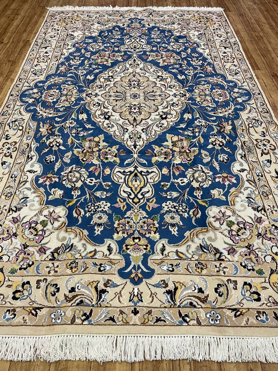 手織りペルシャ絨毯 新品 ナイン産 242 x 146cm Ni132/2275
