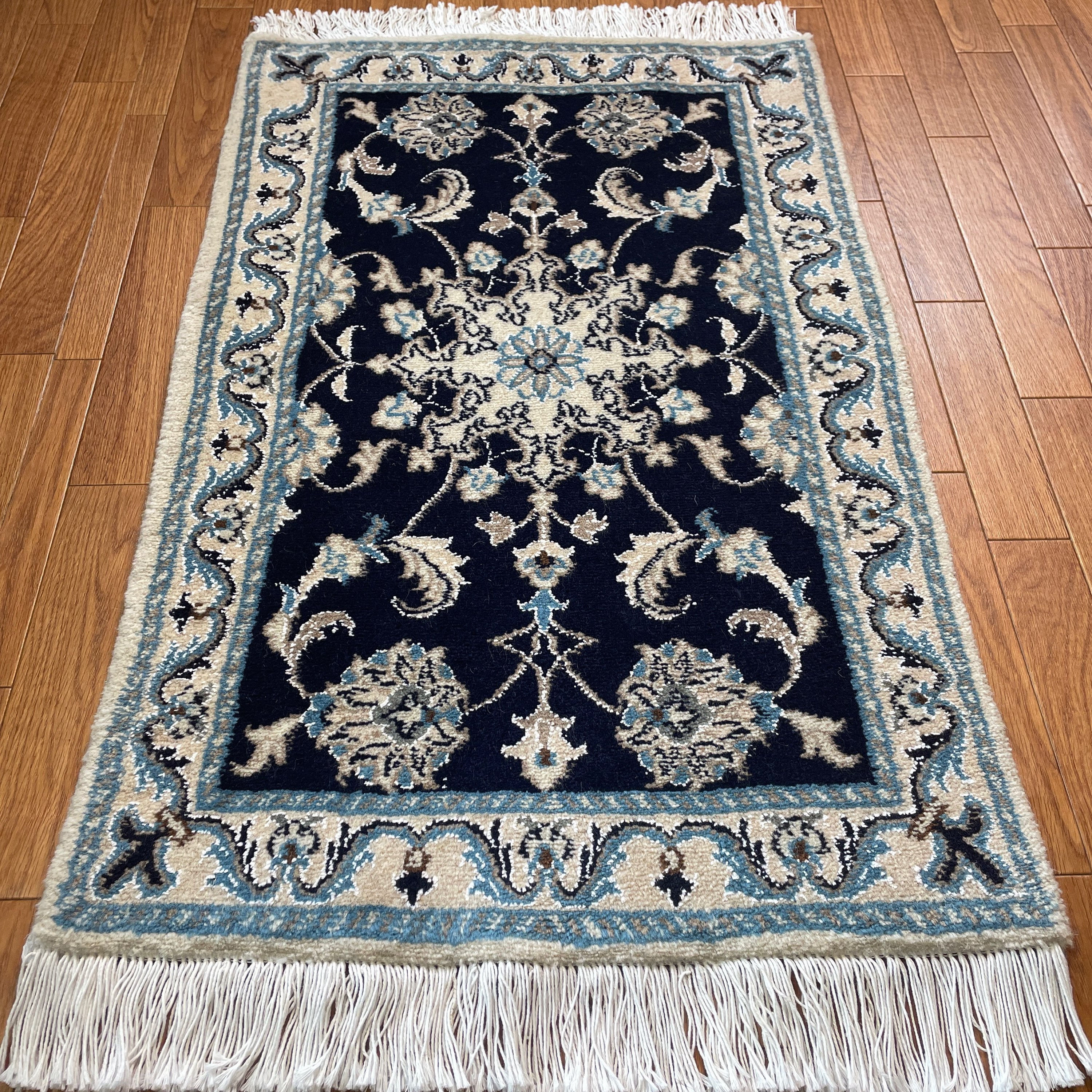 手織りペルシャ絨毯 新品 ナイン産 90×57cm 玄関サイズ ラグ カーペット ハンドメイド Ni355/146