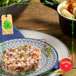 Tartar de Salmão com Quinoa e Folhas Verdes